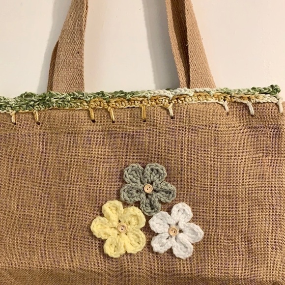 Hand Crafted Burlap straw top handle wicker Tote Bag  with Crochet Flower Detail - Picture 11 of 13
